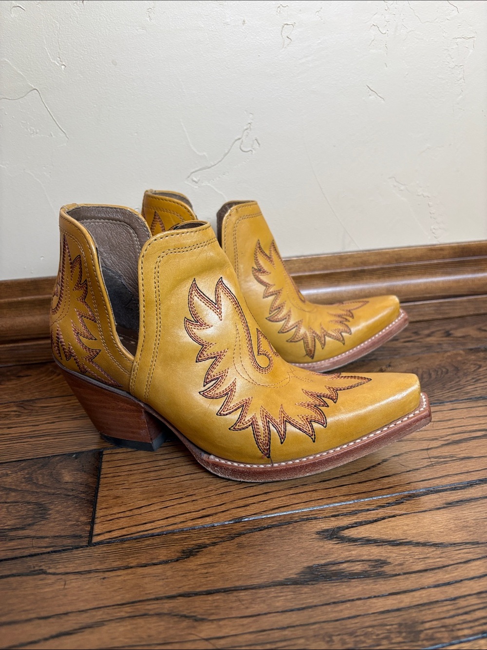Ariat Dixion X Toe Boots Mustard